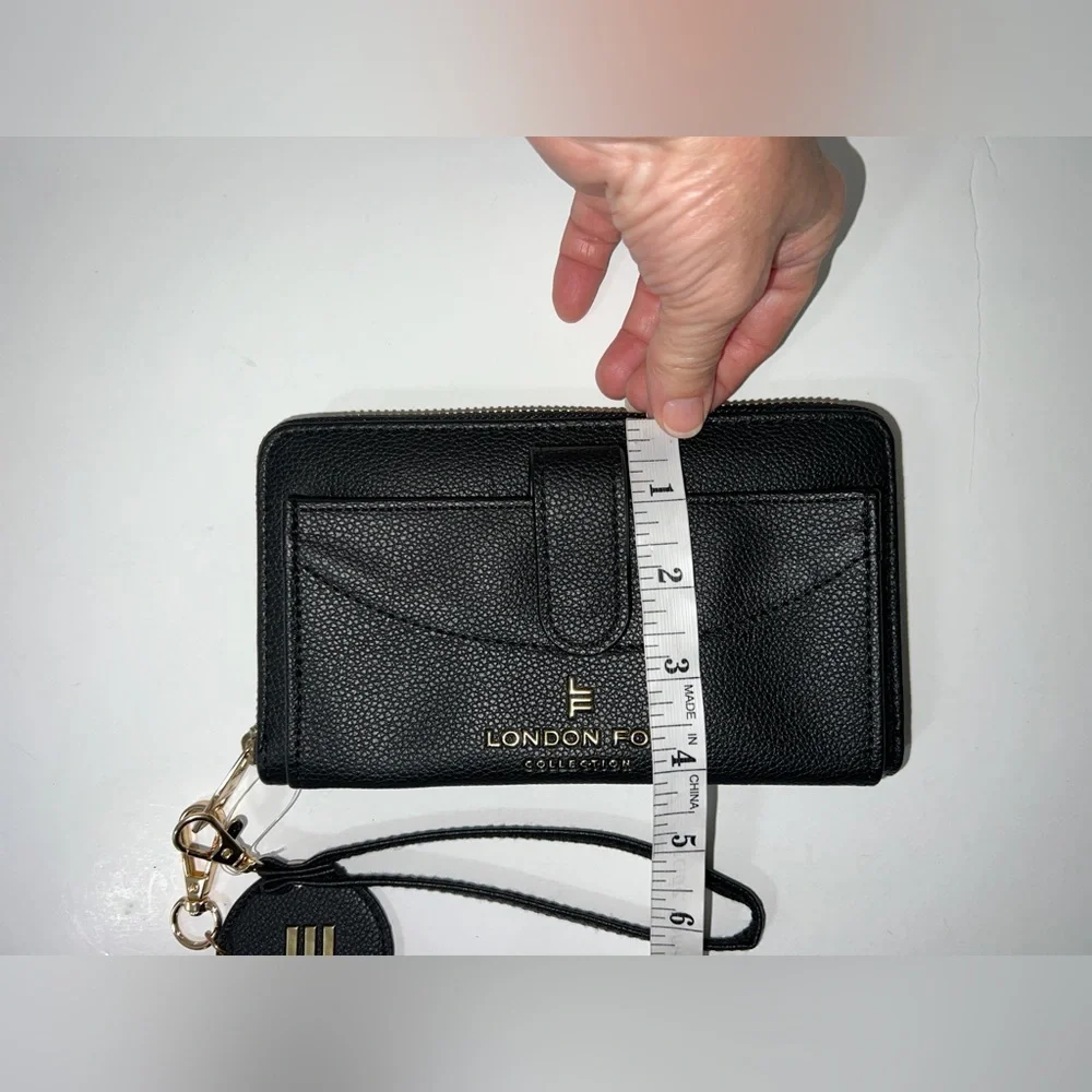 London Fog Black Felicity Pebble Zip Around Wristlet Wristlet with mirror‎
